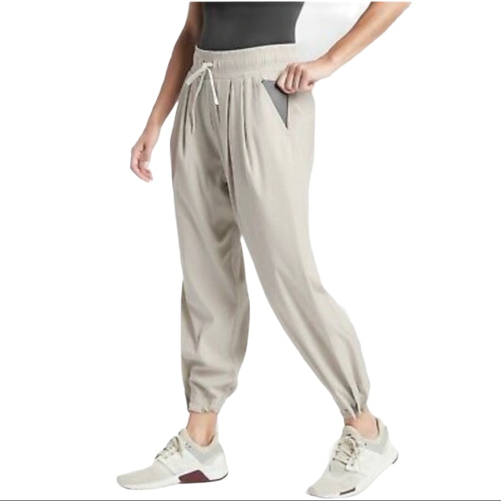 Athleta cropped abalone sweatpants size 0